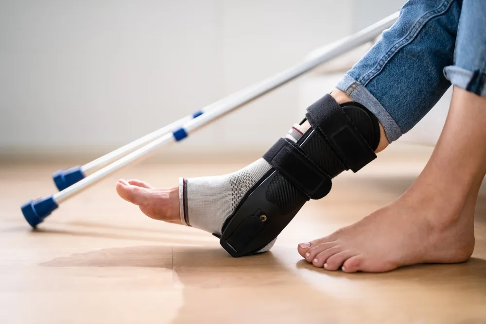 How Long Does a Sprained Foot Take to Heal? A Comprehensive Guide: