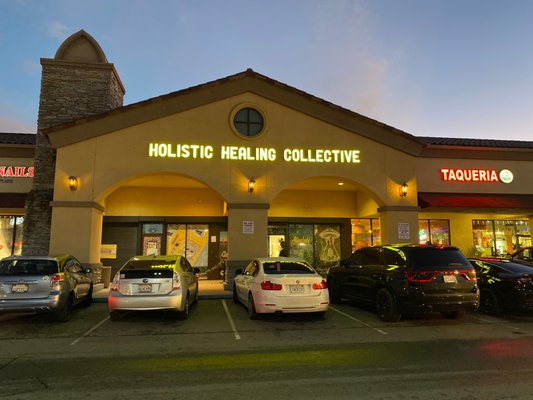 What is a Holistic Healing Collective: